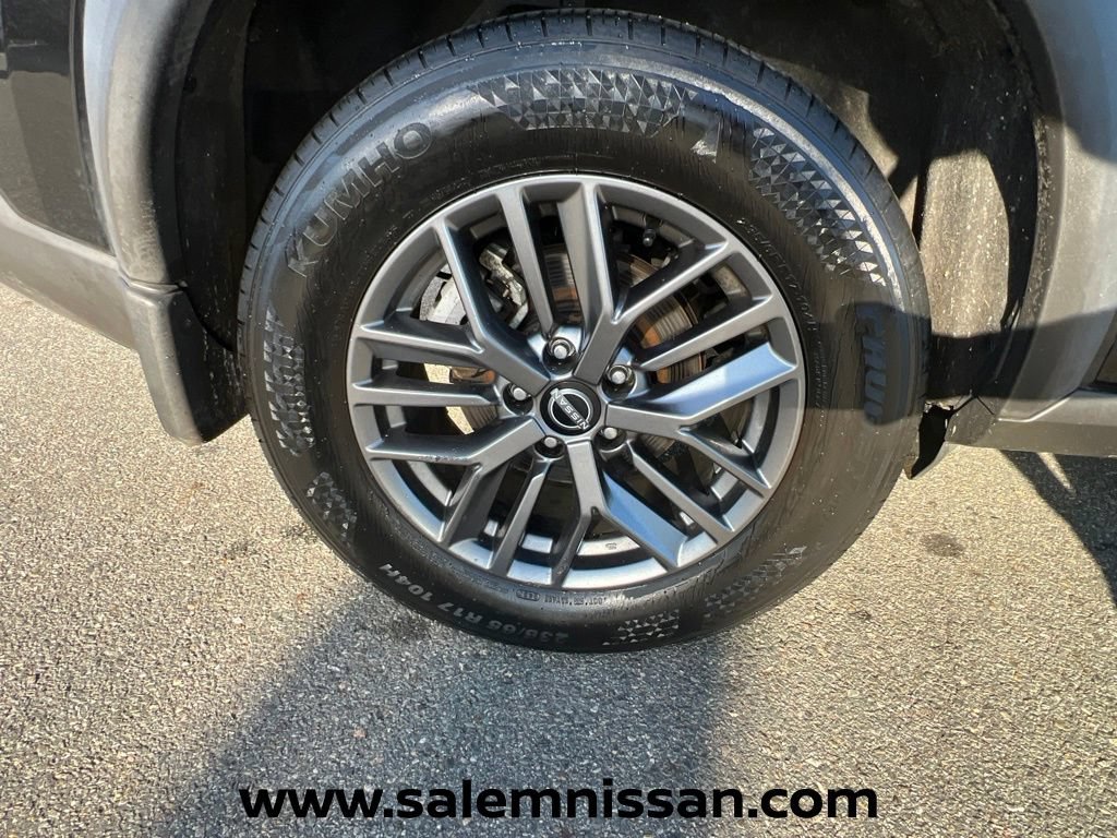Used 2023 Nissan Rogue S AWD/4WD image 26