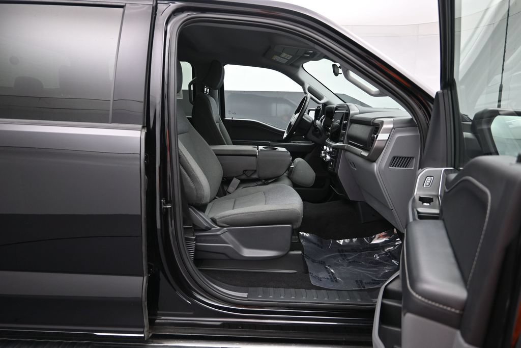 Used 2025 Ford F150 XLT w/ Equipment Group 301A Standard RWD image 26