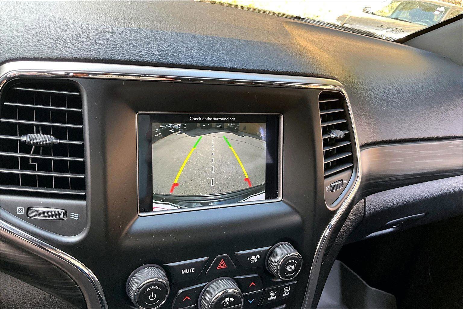 Used 2019 Jeep Grand Cherokee Laredo w/ Security & Convenience Group AWD/4WD image 37