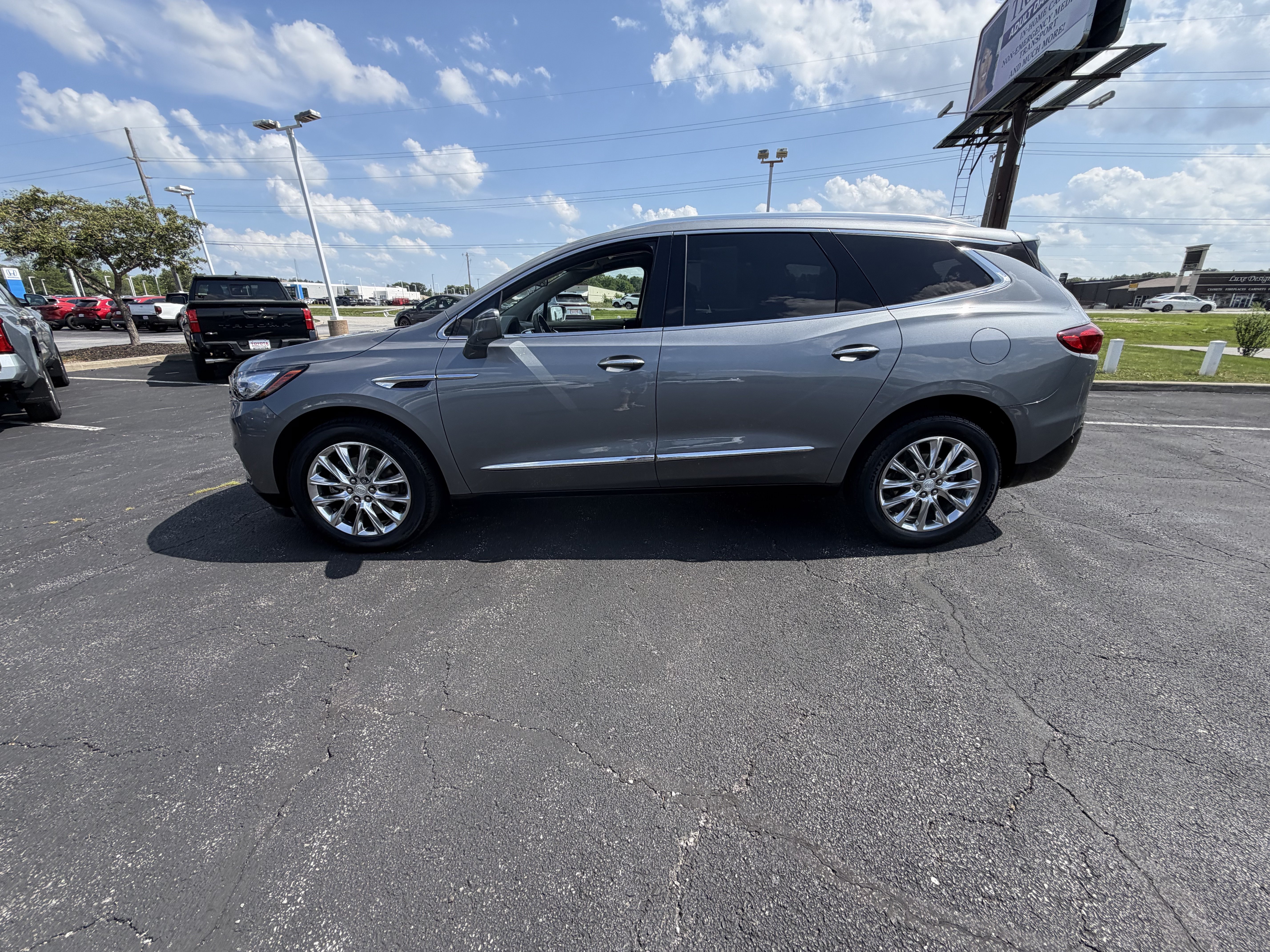 Used 2019 Buick Enclave Premium w/ Experience Buick Package AWD/4WD image 6