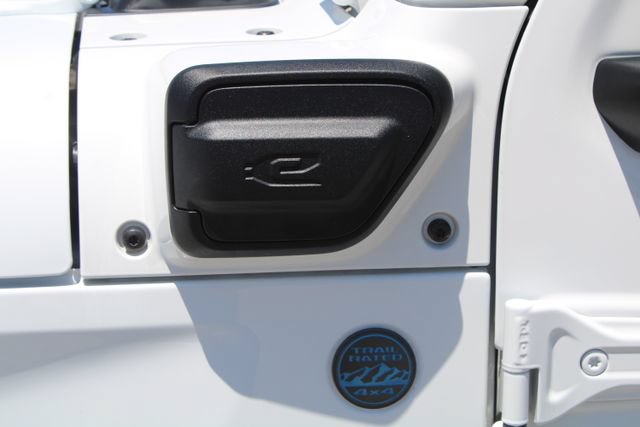 Used 2023 Jeep Wrangler Unlimited Rubicon 4xe w/ Cold Weather Group AWD/4WD image 9
