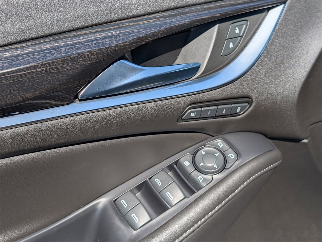 Used 2021 Buick Enclave Avenir w/ Avenir Technology Package image 11