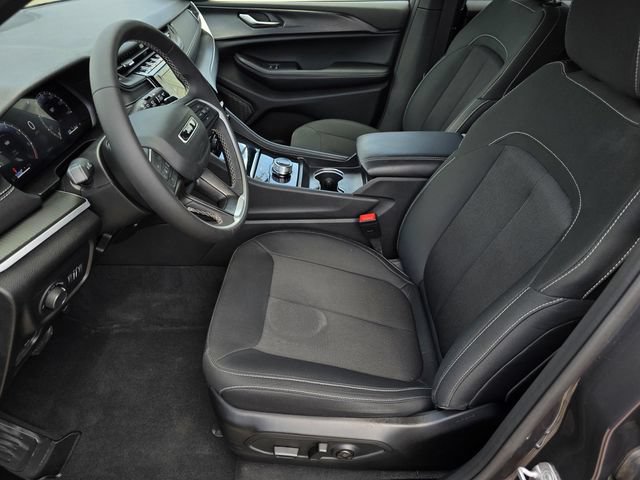 Used 2025 Jeep Grand Cherokee L Laredo RWD image 24
