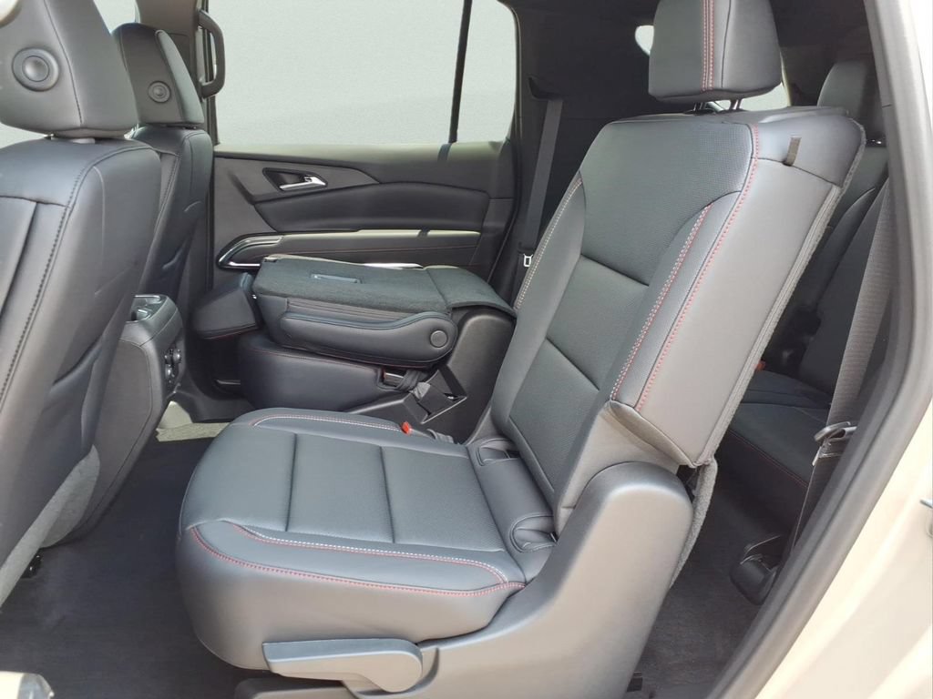 New 2026 Chevrolet Traverse Z71 w/ Enhanced Driving Package AWD/4WD image 17