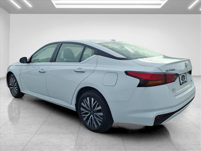 Used 2025 Nissan Altima 2.5 SV AWD/4WD image 7