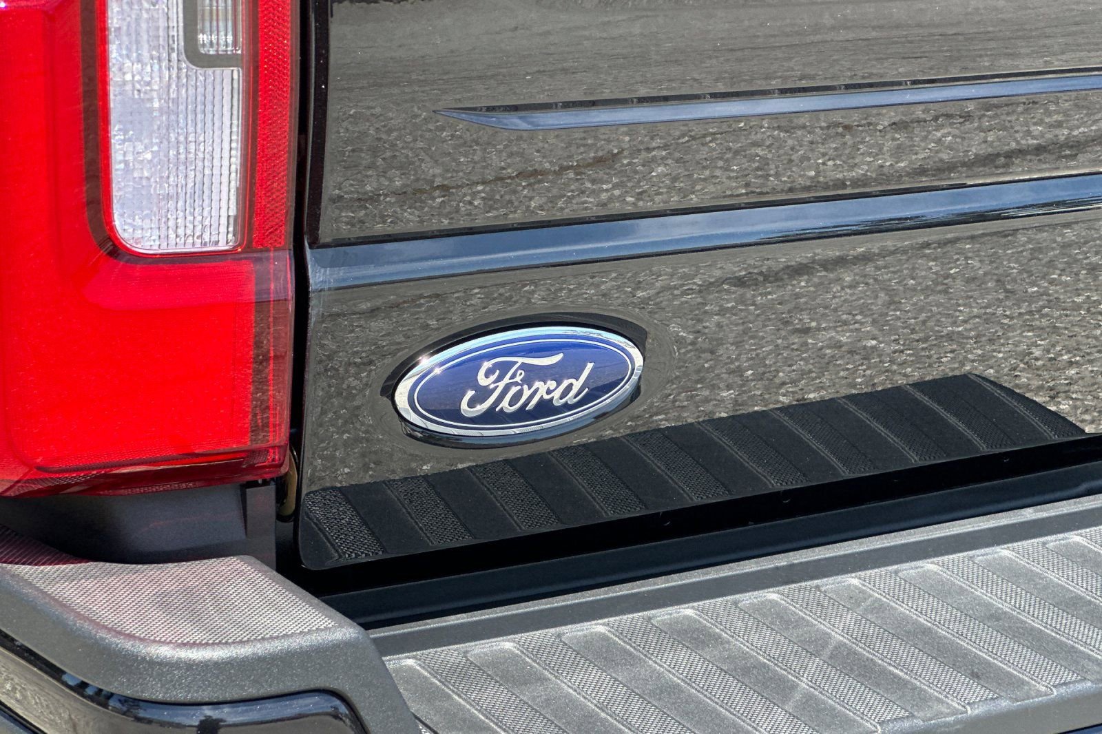 New 2026 Ford F450 Platinum w/ FX4 Off-Road Package AWD/4WD image 26