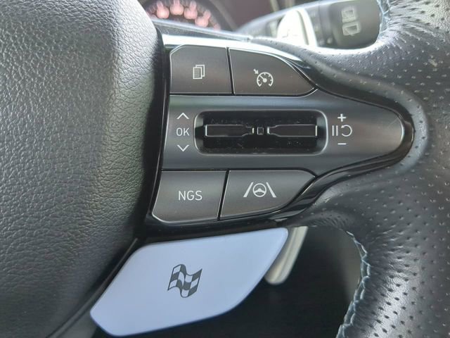 Used 2022 Hyundai Veloster N Base image 29
