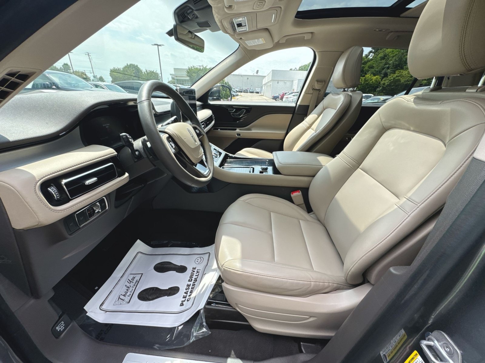Used 2023 Lincoln Aviator AWD w/ Premium Package image 10
