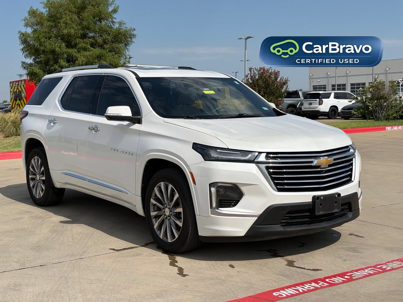 Used 2023 Chevrolet Traverse Premier FWD image 1