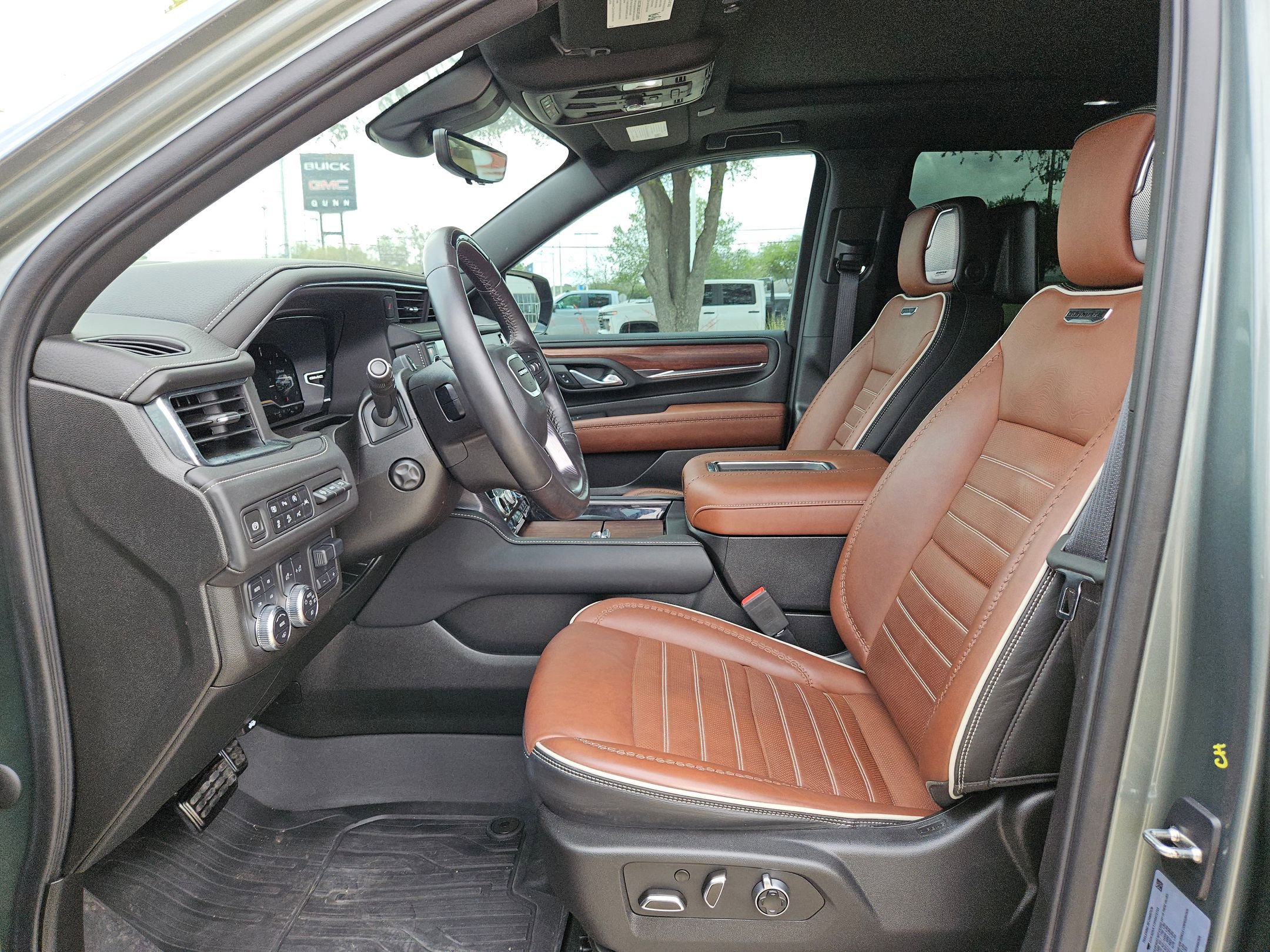 Certified 2023 GMC Yukon XL Denali Ultimate image 9