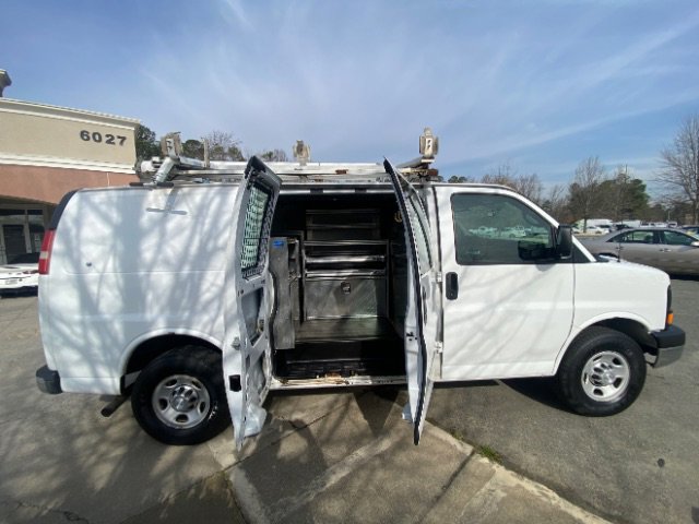 Used 2014 Chevrolet Express 2500 image 9