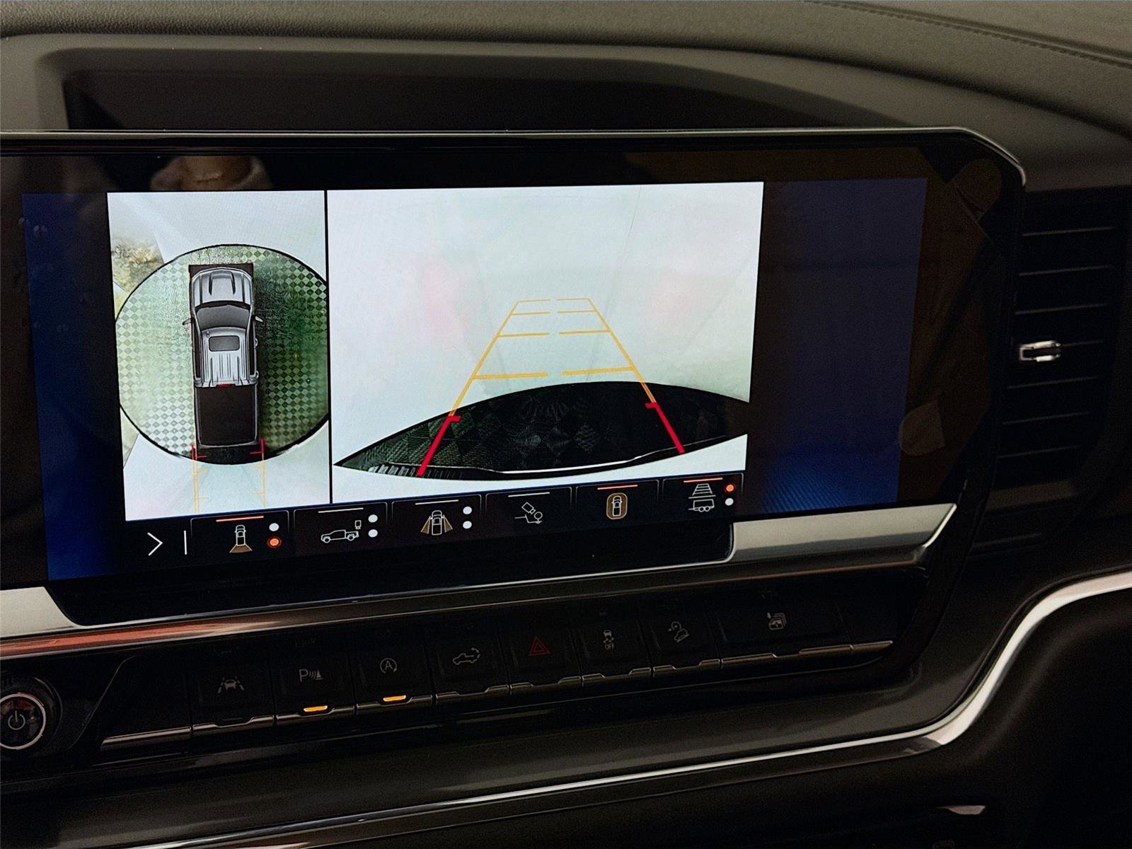 Used 2025 Chevrolet Silverado 1500 High Country w/ Technology Package image 8