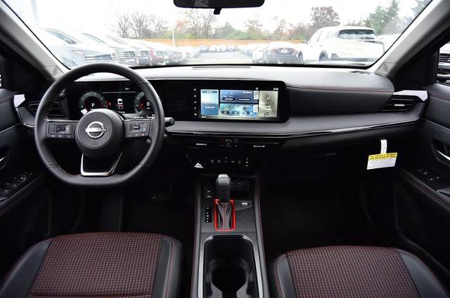 New 2025 Nissan Kicks SR image 8