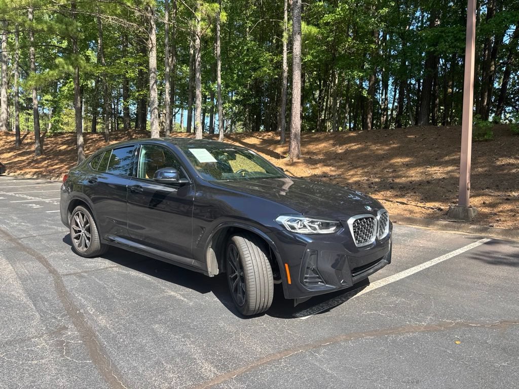 Used 2023 BMW X4 xDrive30i w/ M Sport Package AWD/4WD image 3