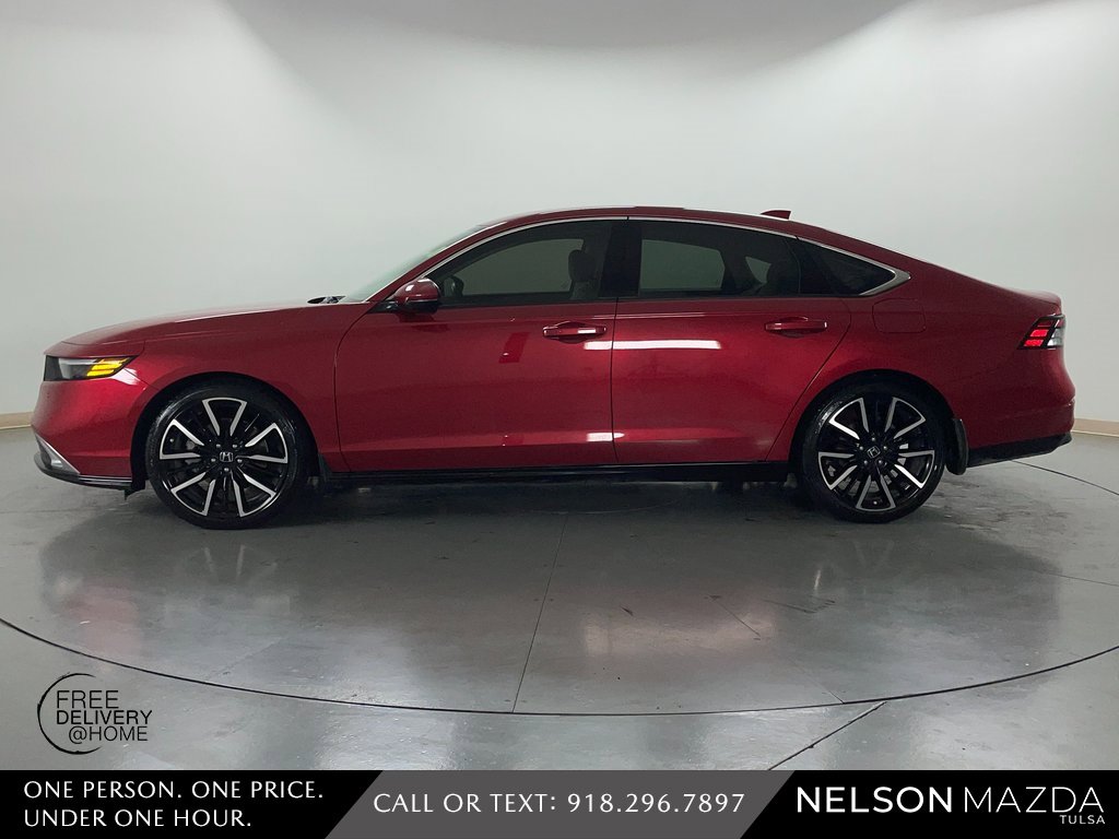 Used 2024 Honda Accord Touring image 9