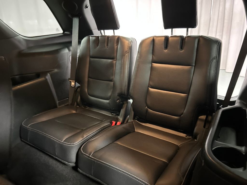Used 2019 Ford Explorer Limited w/ Class III Trailer Tow Package FWD image 24