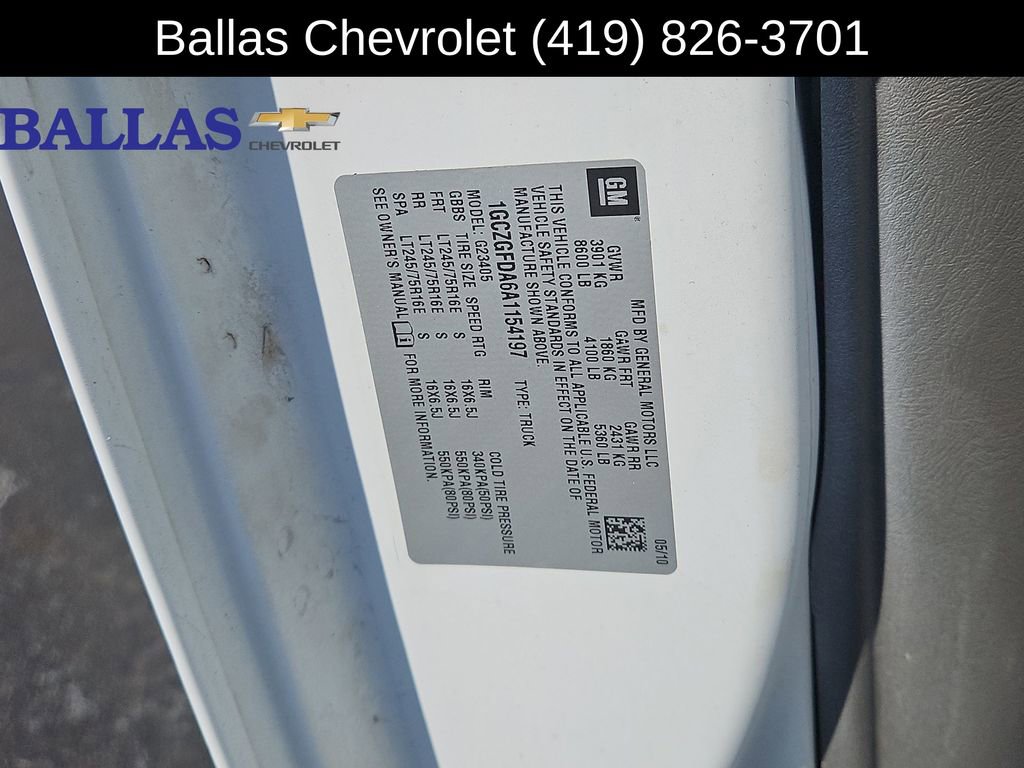 Used 2018 Chevrolet Express 2500 w/ Driver Convenience Package image 32