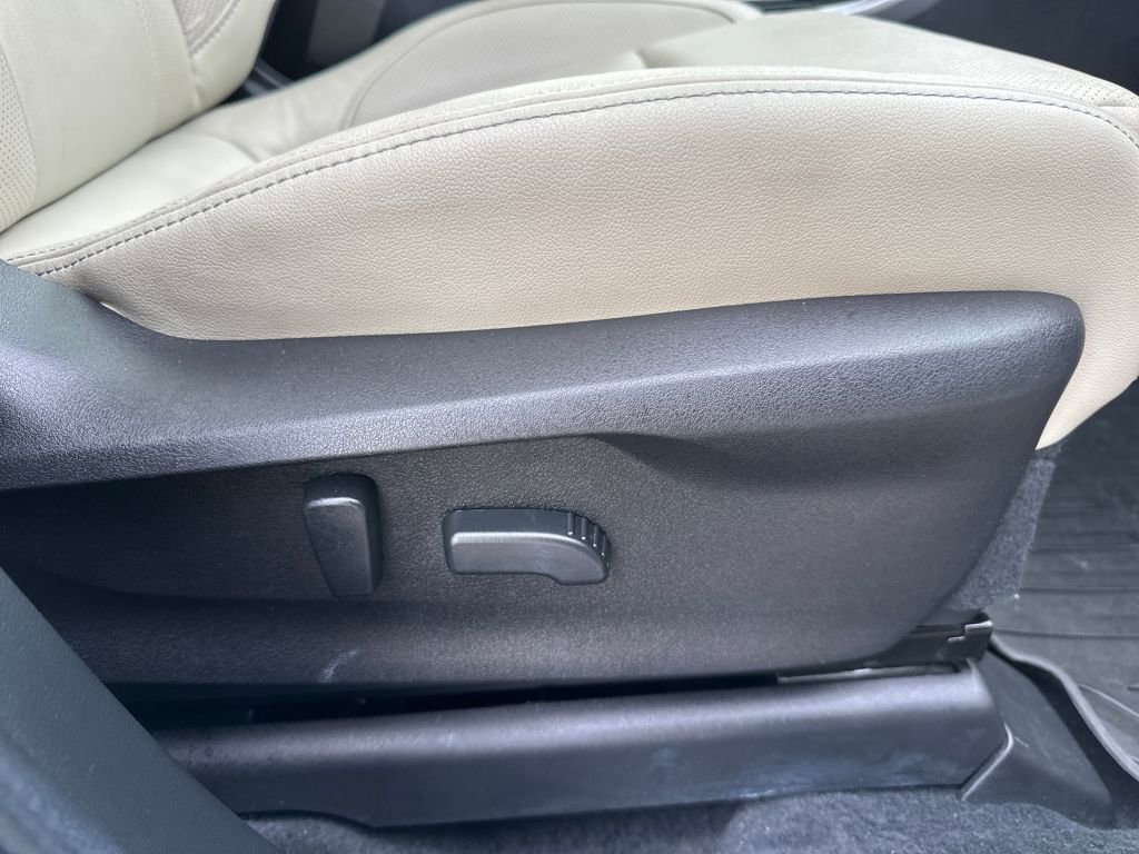 Used 2022 Subaru Ascent Limited w/ Technology Package image 43