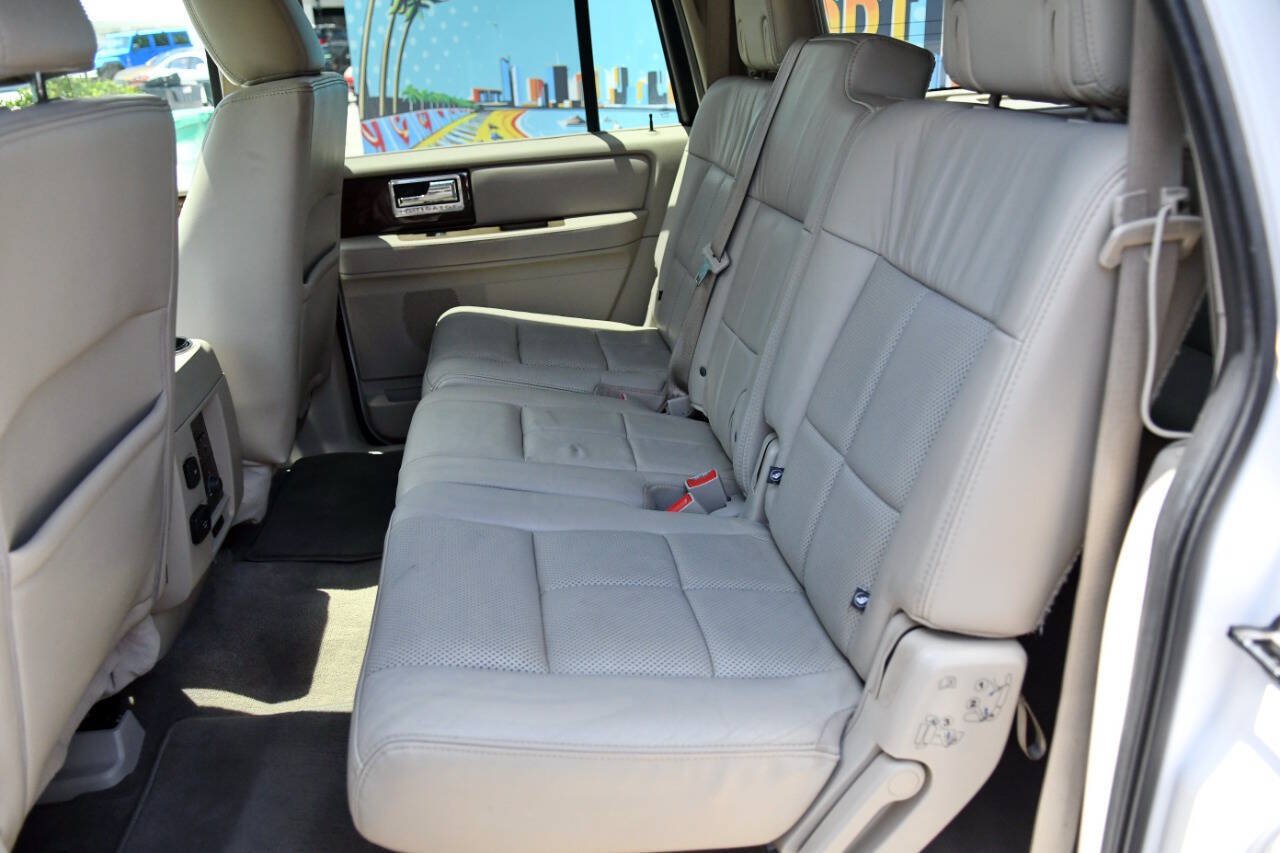 Used 2014 Lincoln Navigator L 2WD image 15