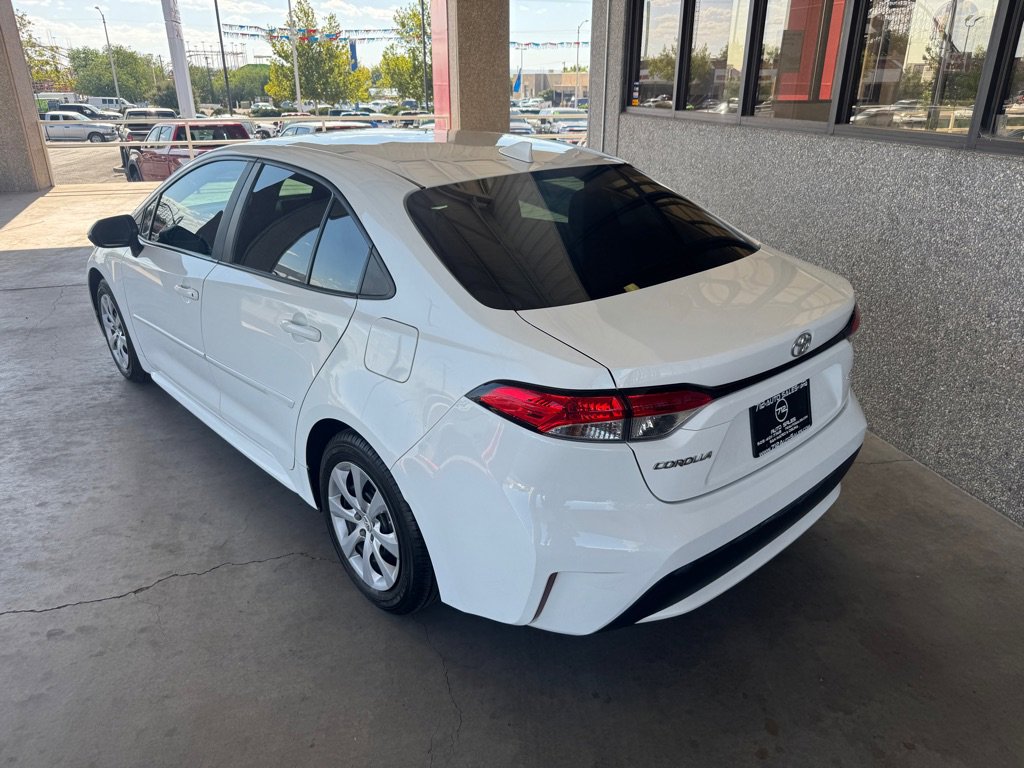 Used 2021 Toyota Corolla LE w/ Carpet Mat Package (TMS) image 29