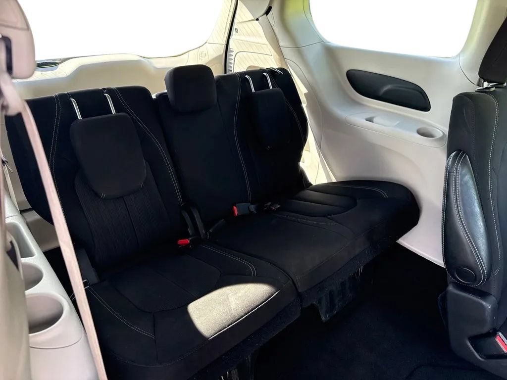 Used 2023 Chrysler Voyager LX FWD image 33