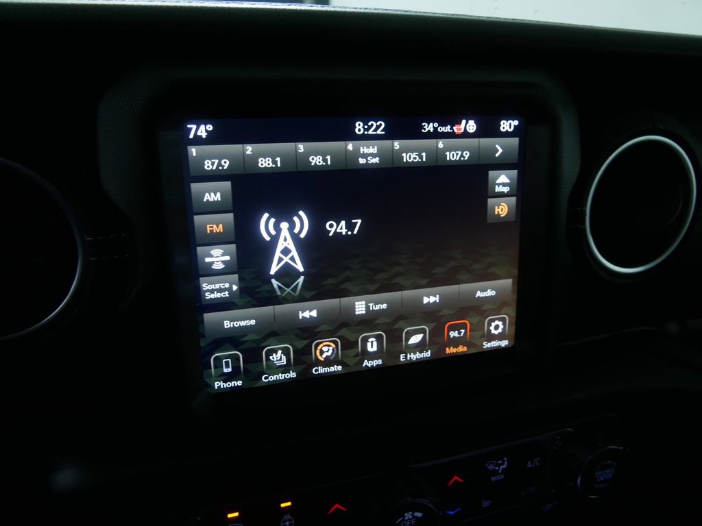 Used 2023 Jeep Wrangler Unlimited Sahara w/ Cold Weather Group AWD/4WD image 32