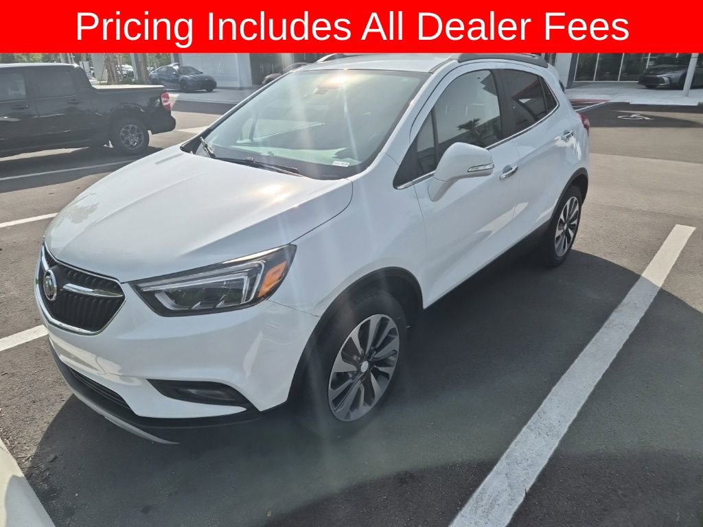 Used 2020 Buick Encore Essence FWD image 1