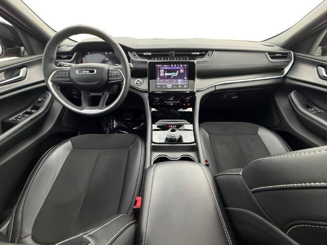 Used 2024 Jeep Grand Cherokee L Altitude AWD/4WD image 12