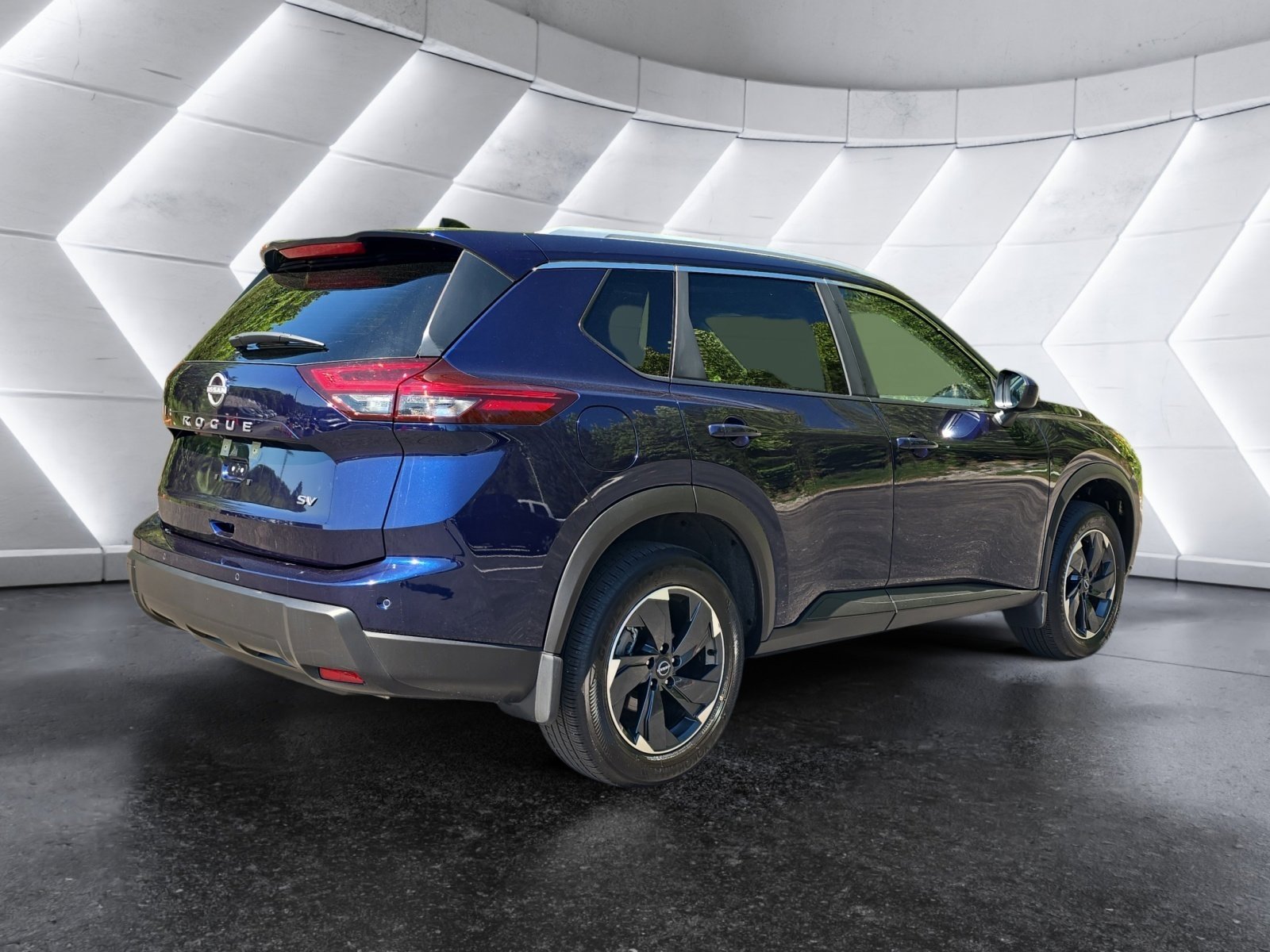 Used 2024 Nissan Rogue SV w/ SV Premium Package FWD image 5