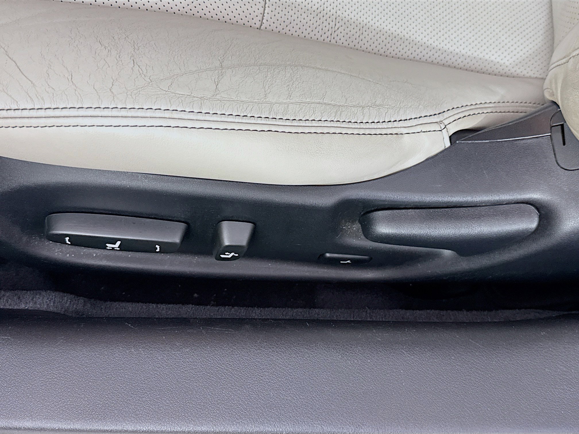 Used 2011 Lexus IS 250C w/ Luxury Pkg image 20