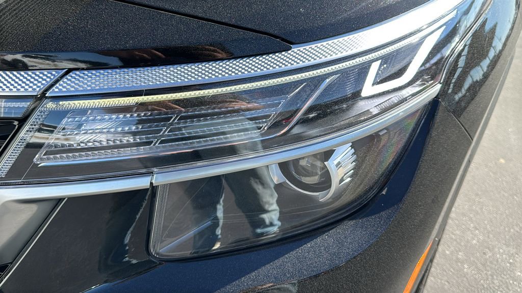 Used 2023 Kia Seltos S w/ Navigation Package image 6