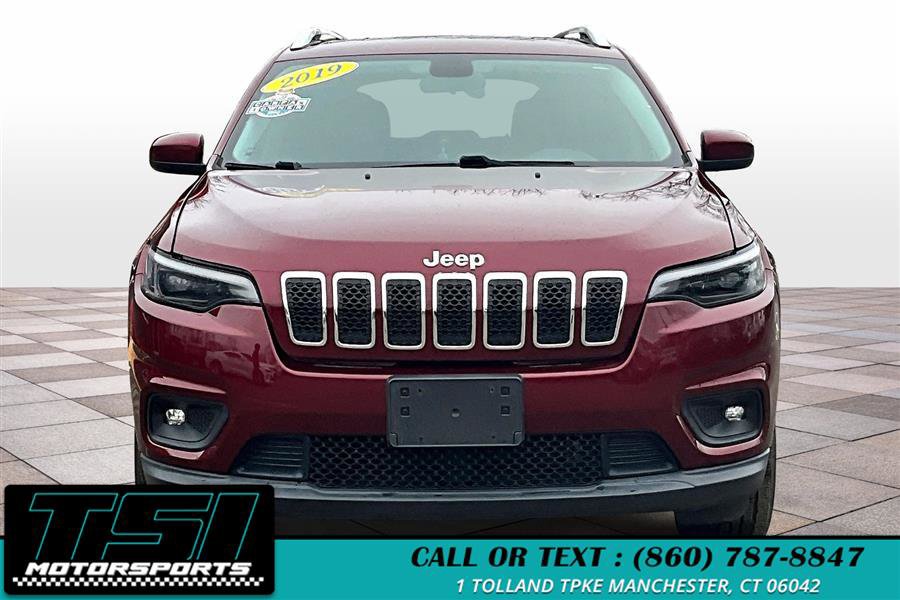 Used 2019 Jeep Cherokee Latitude w/ Popular Appearance Group image 3