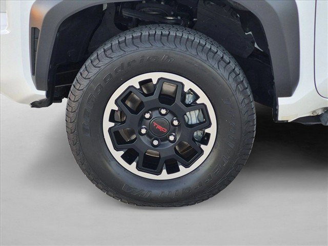 Certified 2025 Toyota Tacoma TRD Off-Road AWD/4WD image 21