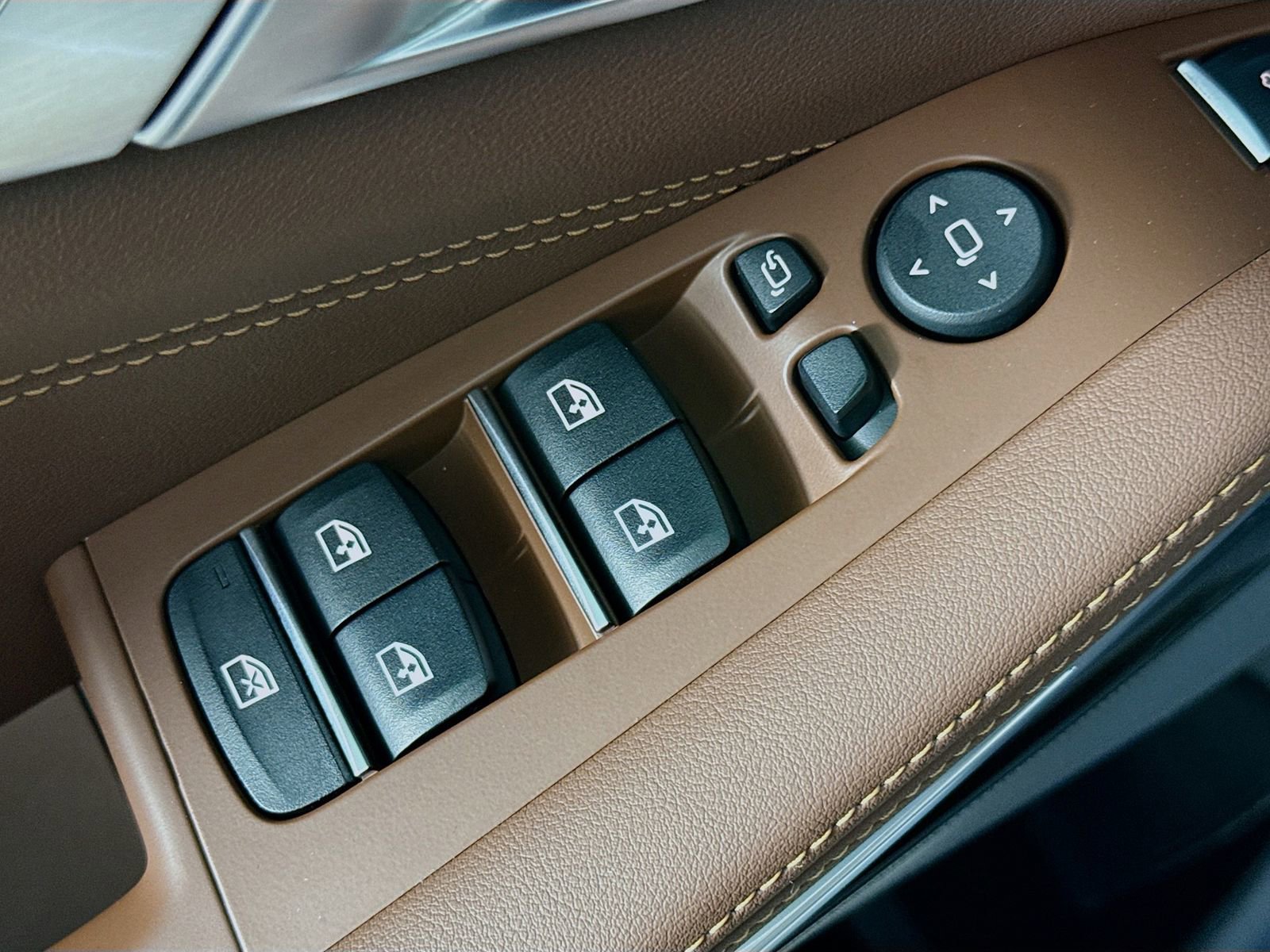 Used 2026 BMW X5 sDrive40i w/ Premium Package image 18