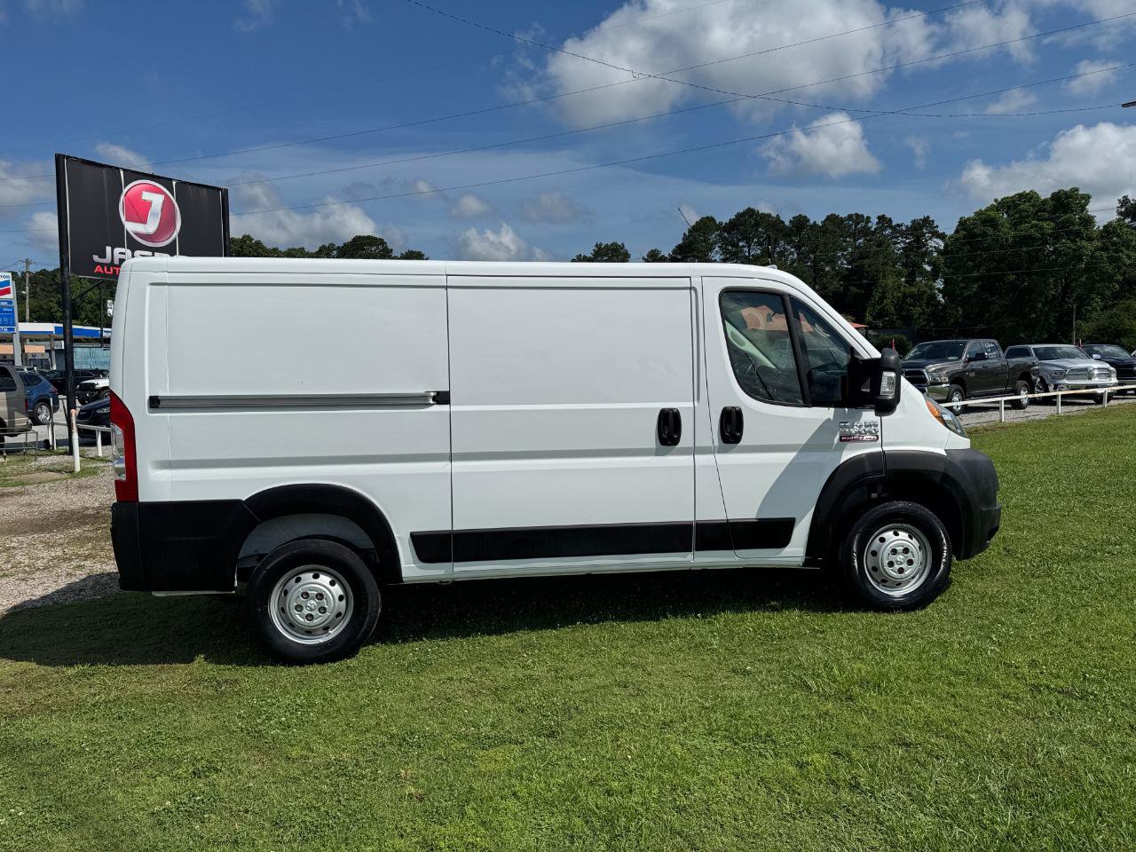 Used 2021 RAM ProMaster 2500 FWD image 2