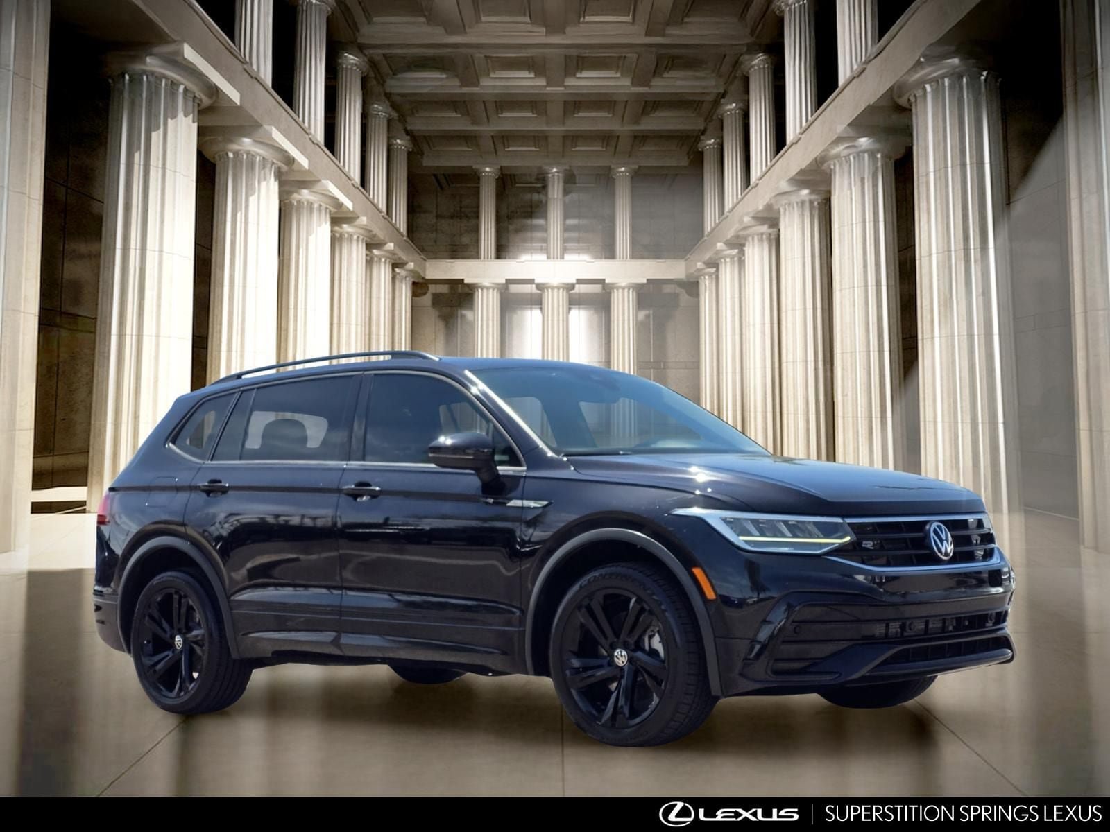 Used 2023 Volkswagen Tiguan SE R-Line FWD image 2
