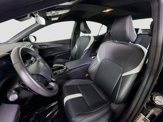 Used 2025 Toyota Camry SE FWD image 11