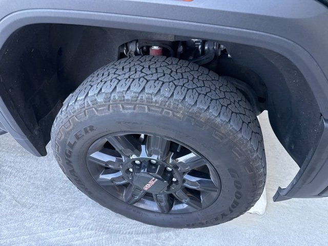 Used 2024 GMC Sierra 2500 AT4 w/ Technology Package image 6