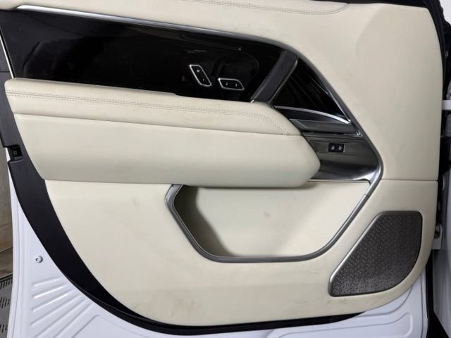 Certified 2025 Land Rover Range Rover Autobiography AWD/4WD image 14