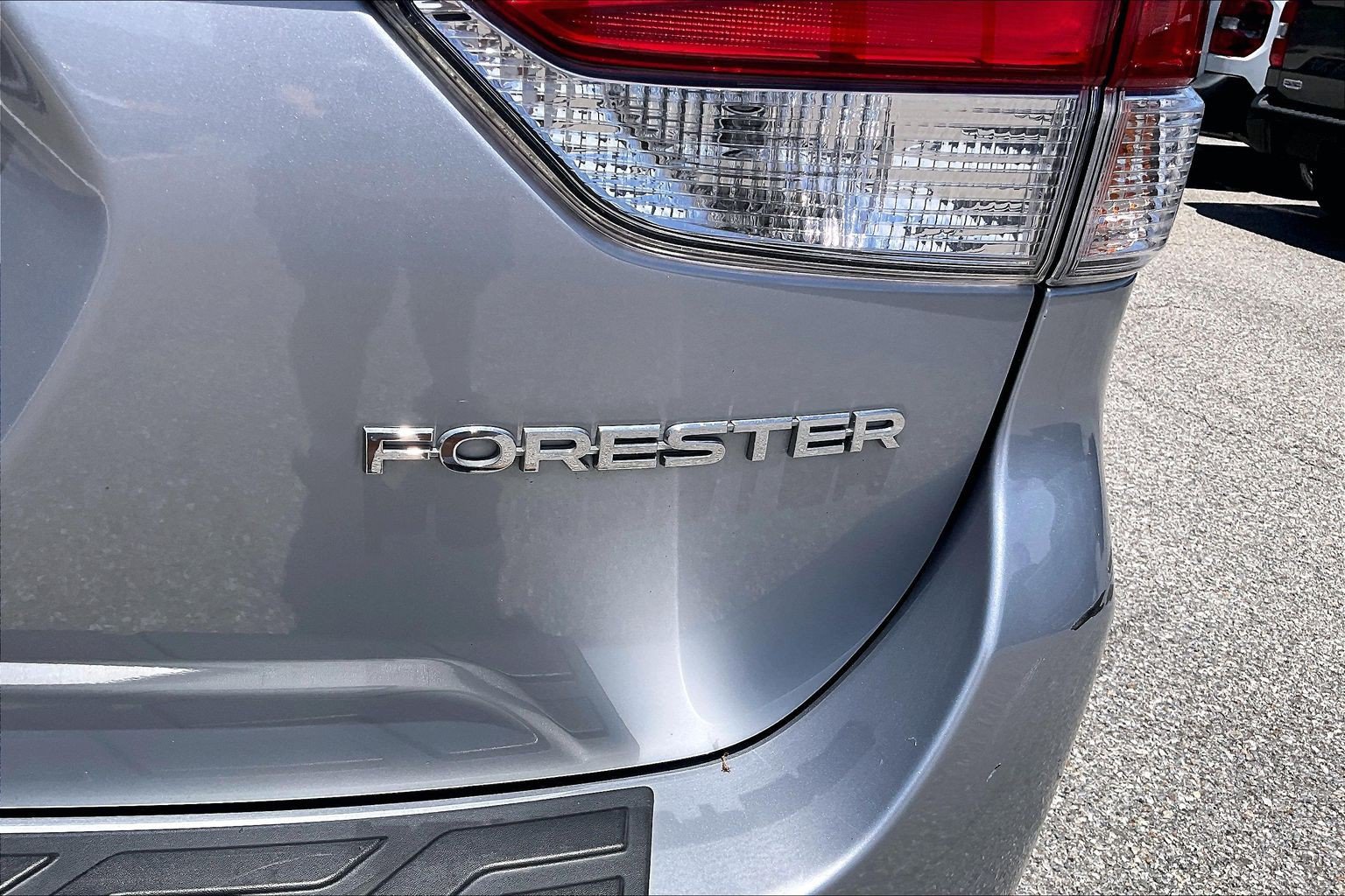 Used 2019 Subaru Forester Premium w/ All-Weather Package AWD/4WD image 8