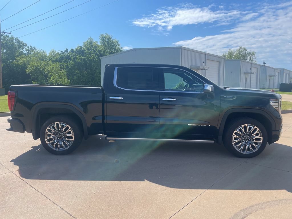 Used 2025 GMC Sierra 1500 Denali Ultimate AWD/4WD image 4