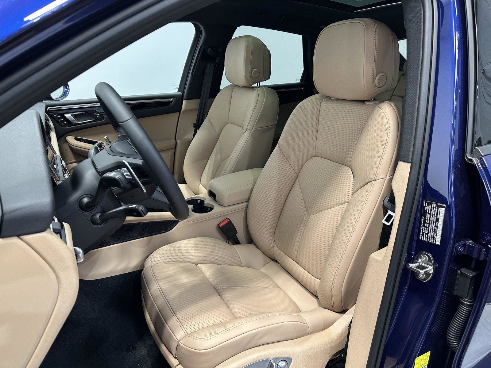 Certified 2026 Porsche Macan Turbo image 5