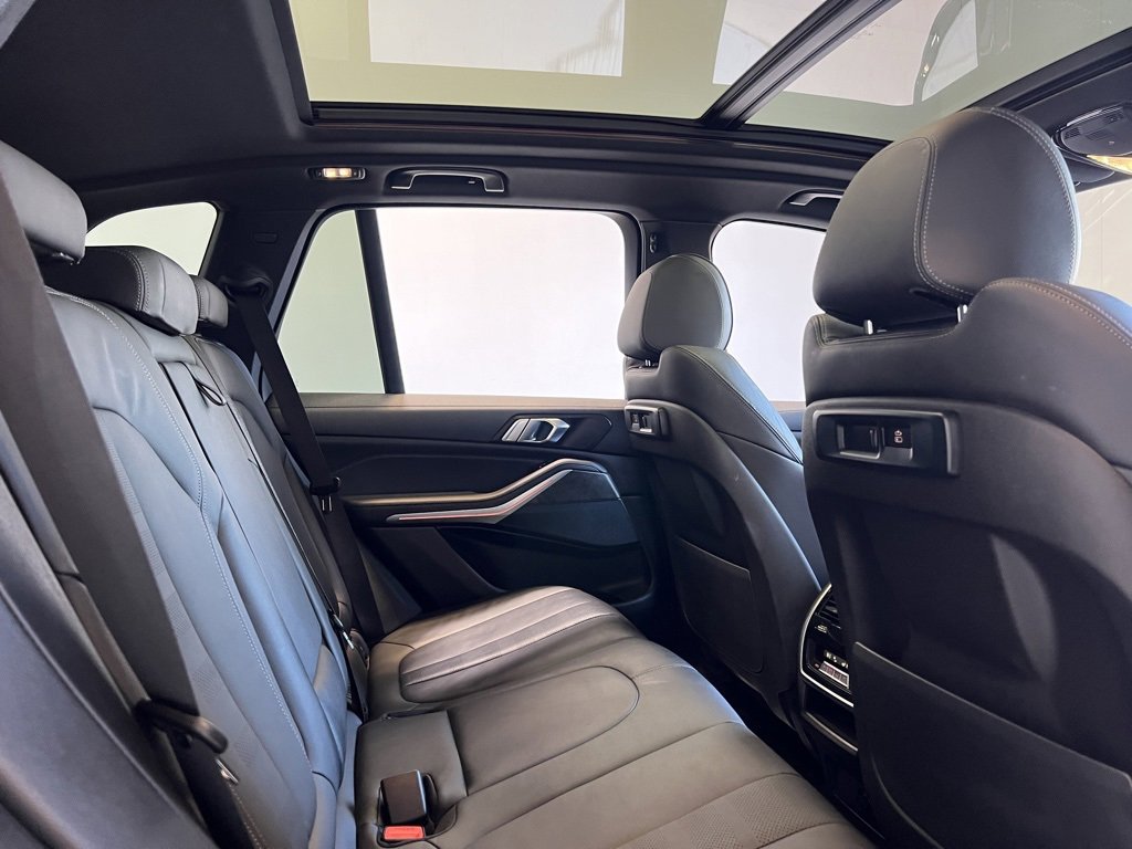 Used 2022 BMW X5 xDrive40i w/ Parking Assistance Package image 22