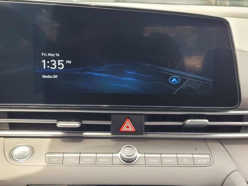 New 2025 Hyundai Elantra SEL image 19