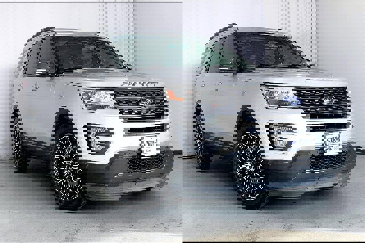 Used 2017 Ford Explorer XLT w/ Equipment Group 202A