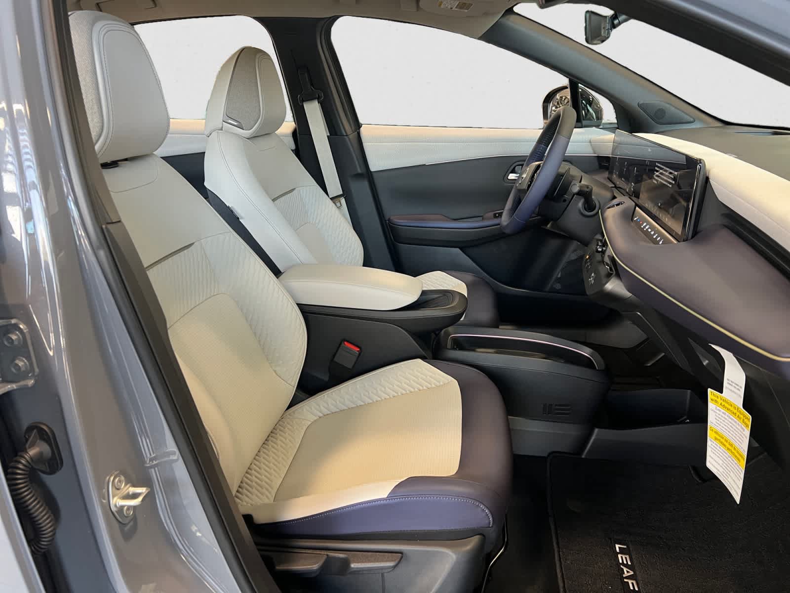 New 2026 Nissan Leaf Platinum+ w/ Cargo Package (Platinum+) FWD image 15