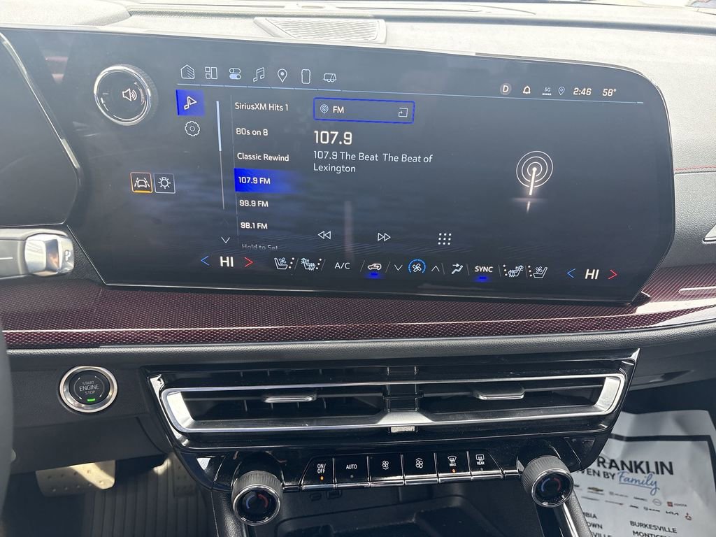 Used 2025 Chevrolet Traverse RS image 12