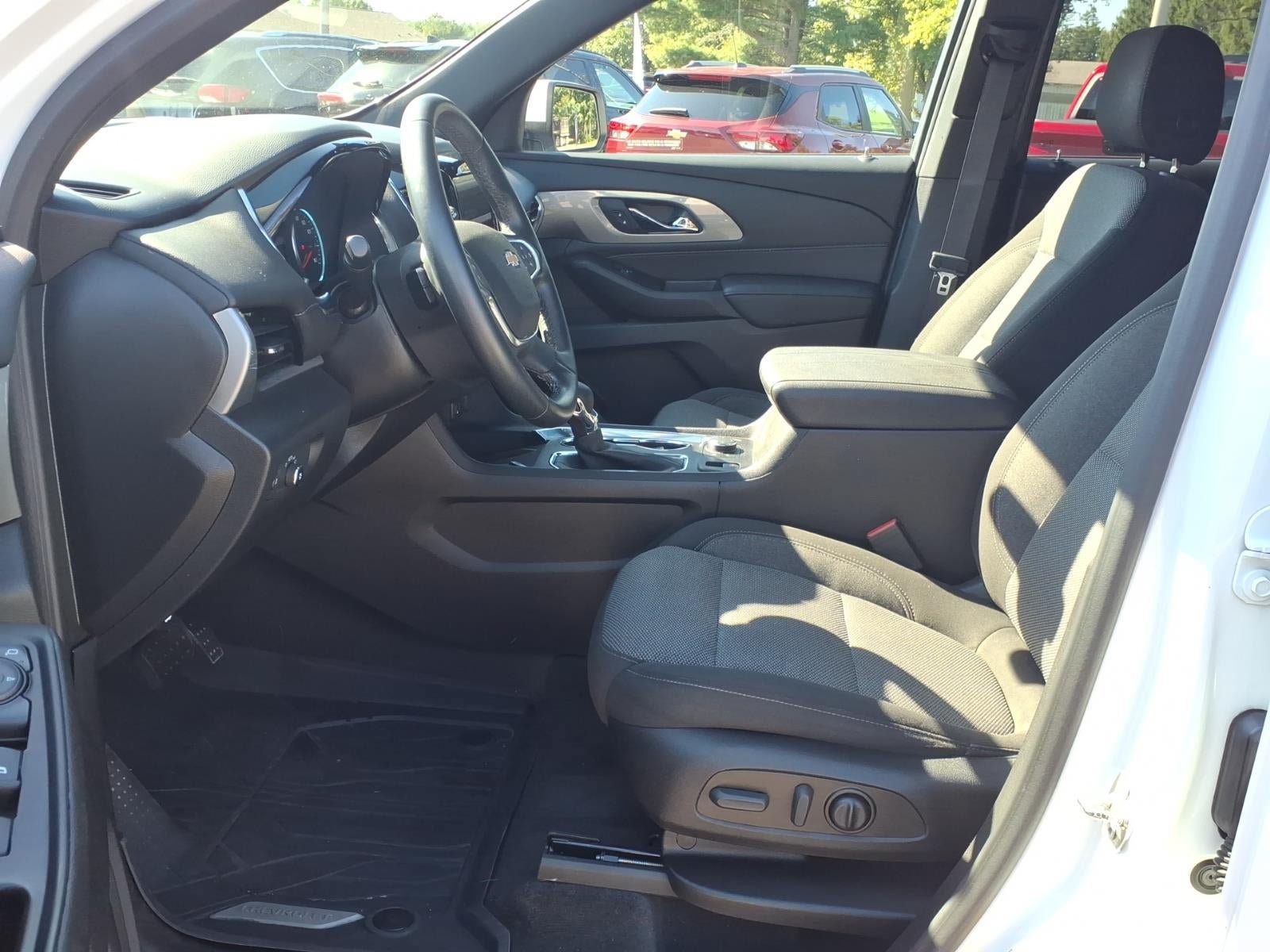 Used 2023 Chevrolet Traverse LT AWD/4WD image 7