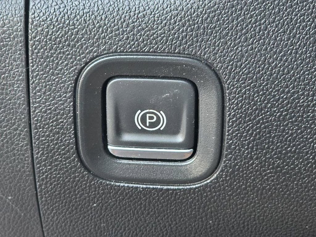 Used 2022 Chevrolet Silverado 1500 LT image 20