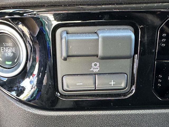 Certified 2025 Chevrolet Silverado 1500 LT image 21